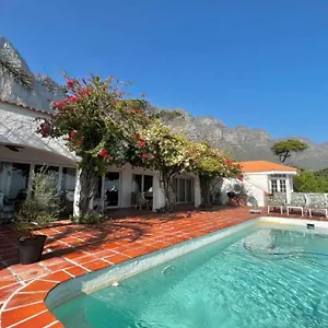 Cheerful 3 Bedroom With Pool And Garden Cape Town